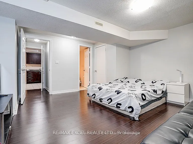 31 Durant Cres #BASEMENT — Photo 8