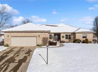 1030 Independence Dr, Xenia, OH 45385