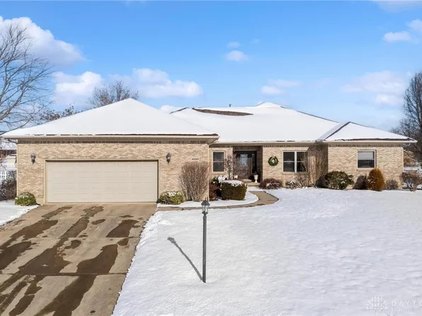 1030 Independence Dr, Xenia, OH 45385