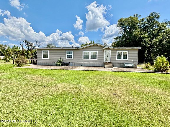 2nd image of 46 Pearl View Cir