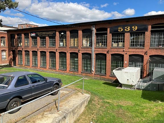 4th image of 539 Norwich Ave #7
