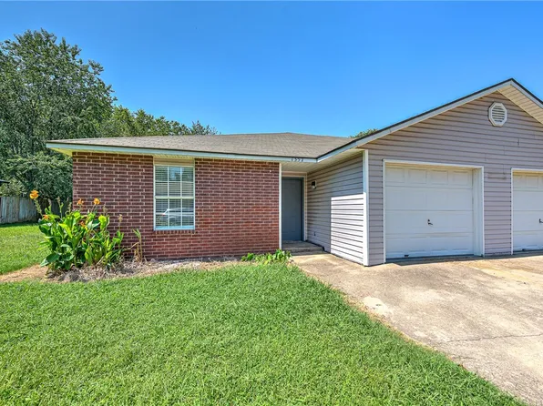 1357 N Boxley Ave, Fayetteville, AR 72704