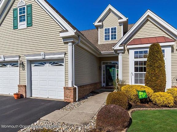 2nd image of 15 Jumping Brook Dr