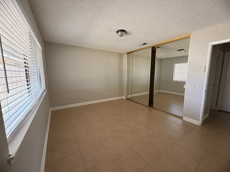 14243 Perham Ct — Photo 7