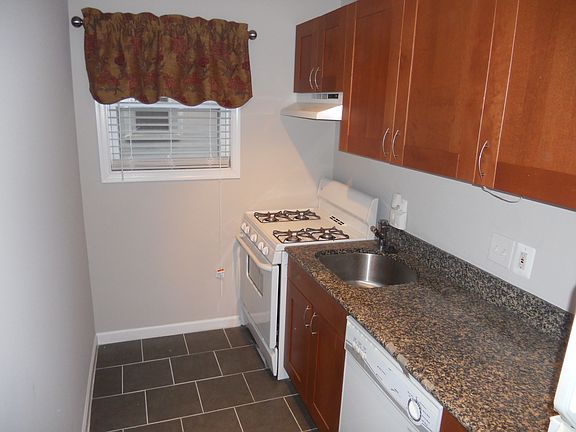 One Bedroom Kitchen