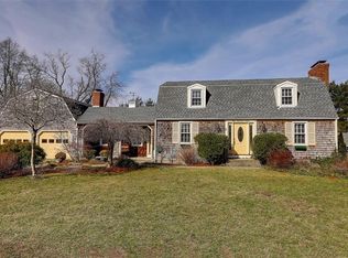 2 Prudence Ln, Warren, RI 02885