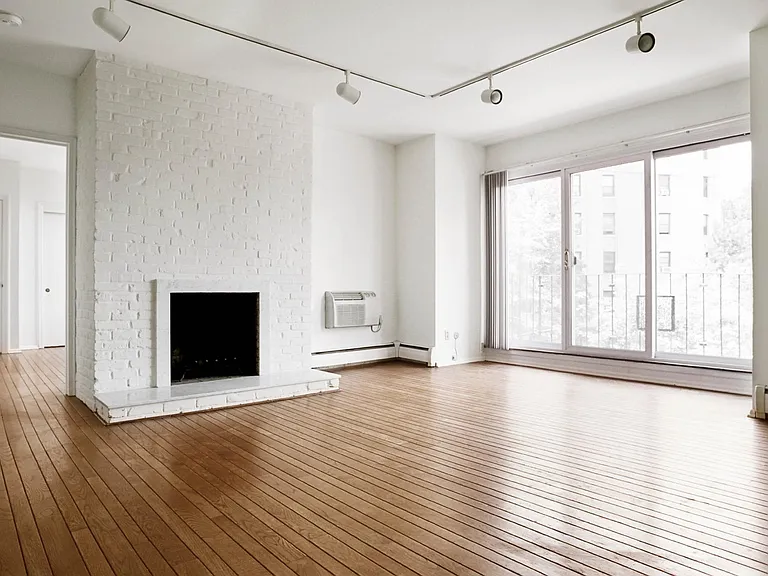 6009 Walnut St #22 — Photo 4