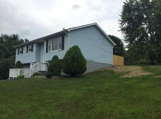 223 Dogwood Ln, Saylorsburg, PA 18353