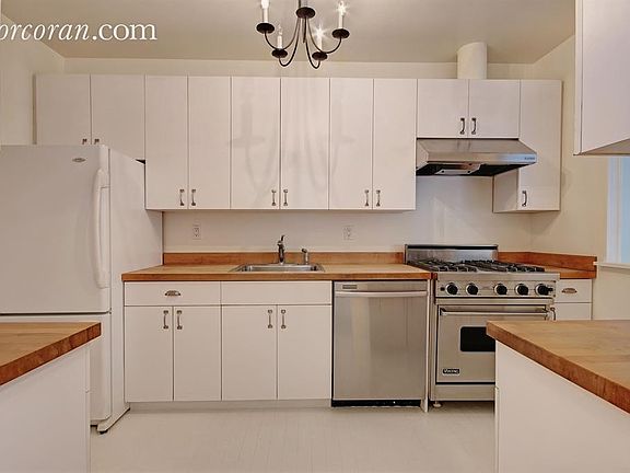 2nd image of 7 E 81st St APT 4