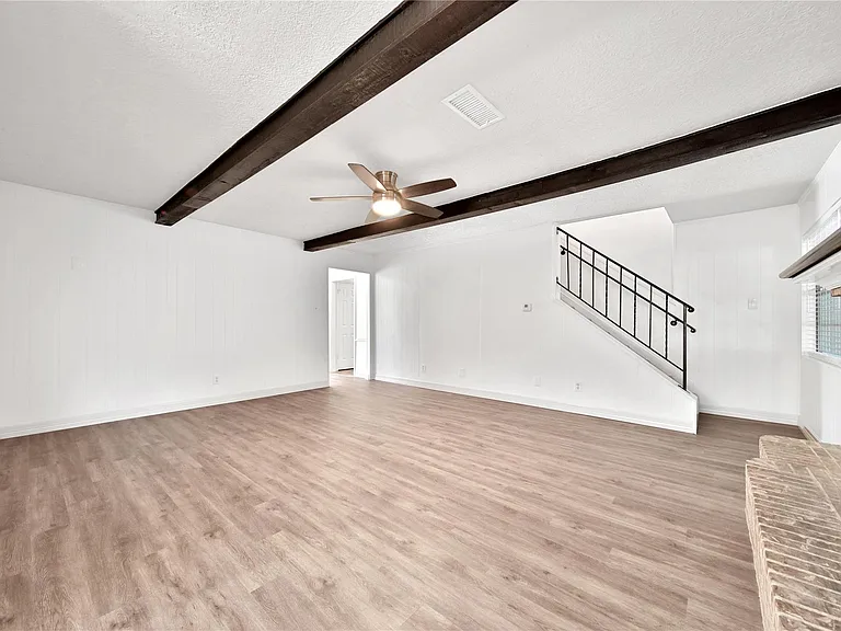9411 Roos Rd — Photo 14
