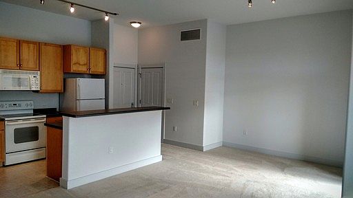 2nd image of 132 N Jefferson St APT 645