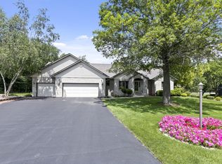 8999 Sheringham Dr, Roscoe, IL 61073