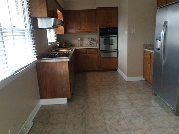 2nd image of 250 E 170th Pl