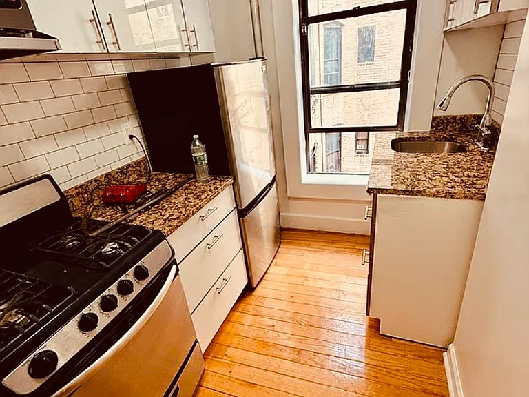 175 E 101st St #25 — Photo 4