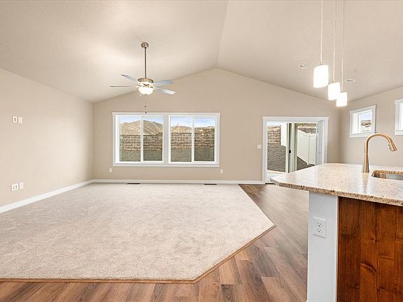 5th image of 1740 Panama Ave