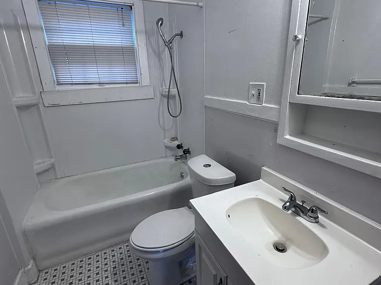 1325 Laclede Rd #2 — Photo 7