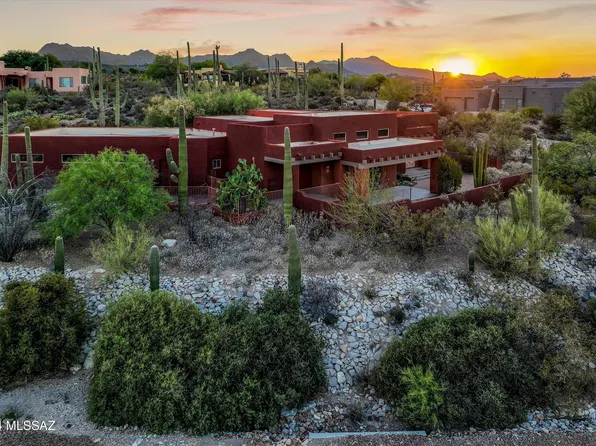 1933 N Whispering Bells Dr, Tucson, AZ 85745