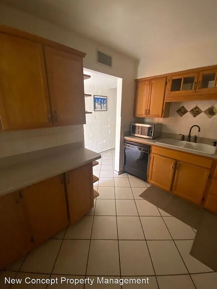 2 bed, 1.0 bath, 868 sqft, $1,550 — Photo 3