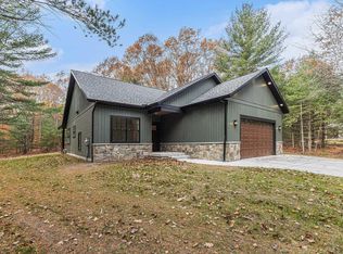 6067 Heartwood Trl, Lake Ann, MI 49650