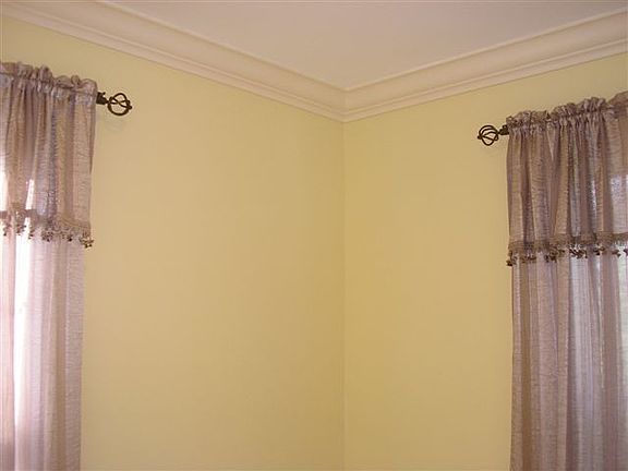 5th image of 1006 E Orchard Ln
