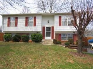 5617 Roundtree Dr, Woodbridge, VA 22193