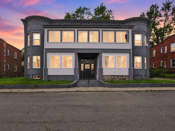 3 Parkview Ter #2, Holyoke, MA 01040