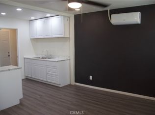 372 55th 1/4 Lks, Los Angeles, CA 90011