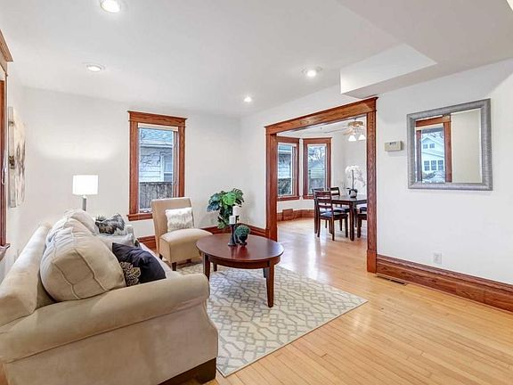5th image of 2916 42nd Ave S