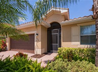 2563 Laurentina Ln, Cape Coral, FL 33909