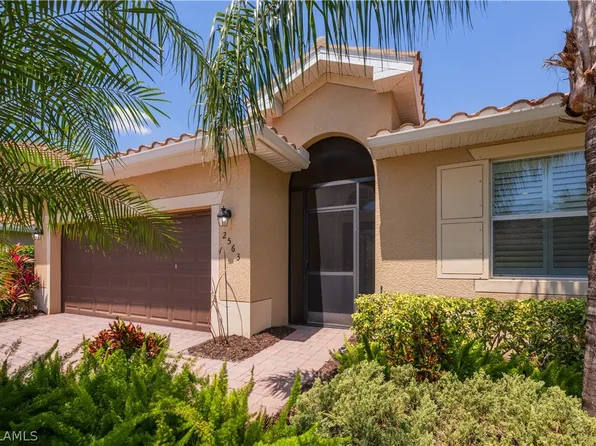 2563 Laurentina Ln, Cape Coral, FL 33909