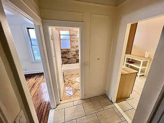 4th image of 4722 41st St APT 1F