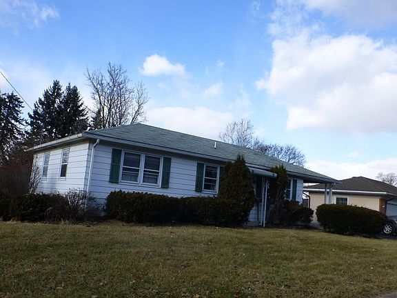 2nd image of 119 E Pine St
