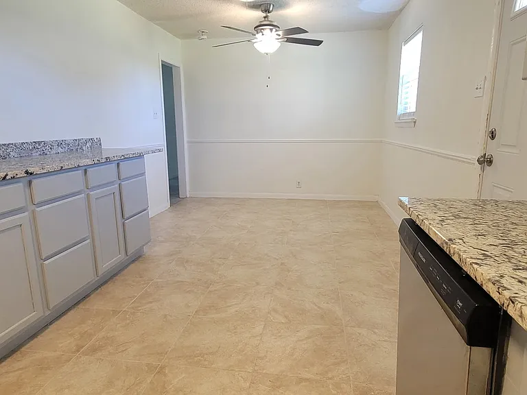 1305 Yates Dr — Photo 30