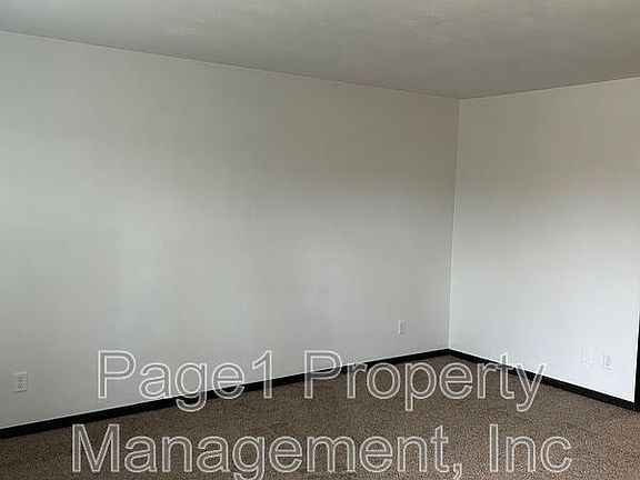 3rd image of 2918 Grinnell Dr Unit 11