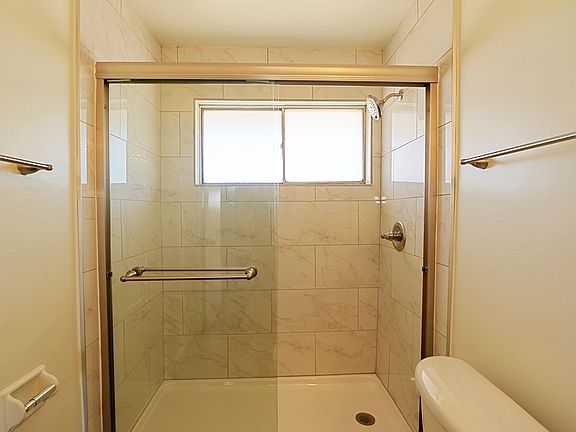 5th image of 2417 E Campbell Ave APT 3B
