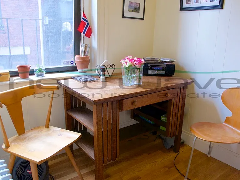 589 Beacon St #1 — Photo 3