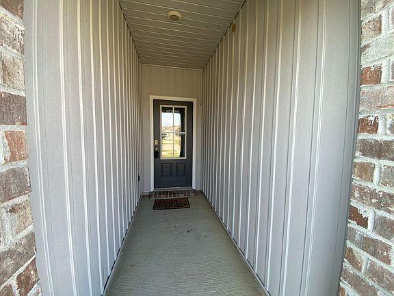 3rd image of 15819 Olive Grove Dr