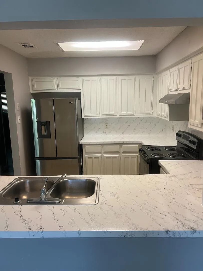 1113-1115 Suburban St. - 1113 — Photo 3