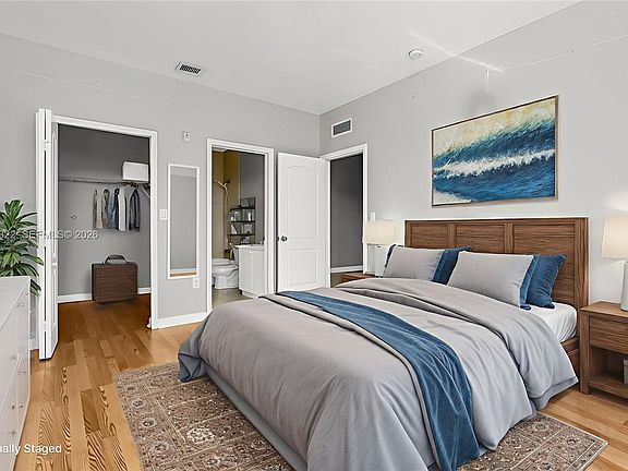4th image of 1543 SE 25th St Unit 204