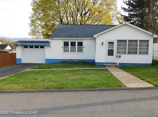 607 3rd St, Avoca, PA 18641