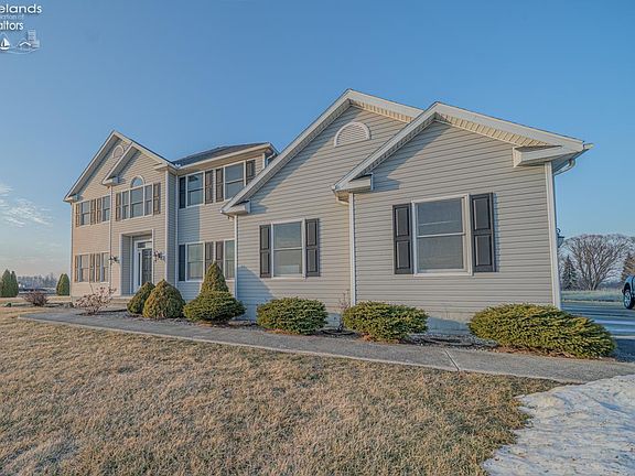 3rd image of 11101 W Genzman Rd