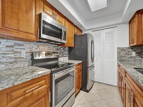 3rd image of 428 NW 70th Avenue #135