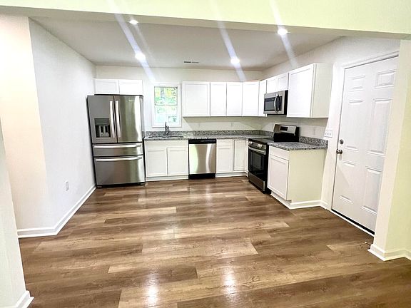 4th image of 431 Carrol Dr