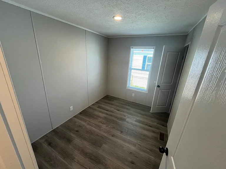 2404 W Dundee Dr — Photo 5