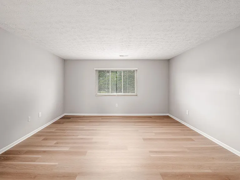 7976 Harmill Dr — Photo 3