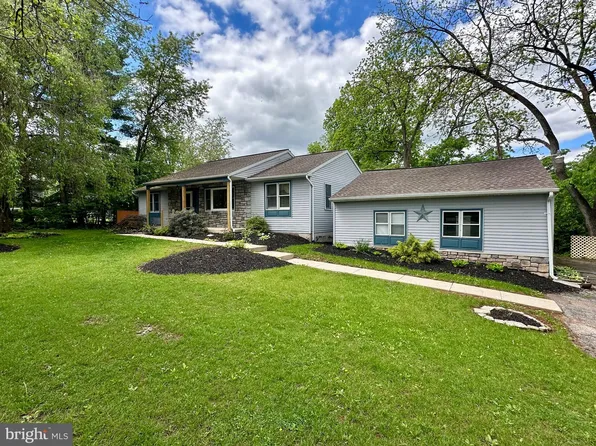 3140 Raintree Rd, York, PA 17404
