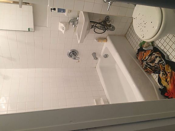 2nd image of 233 W 83rd St APT 7B