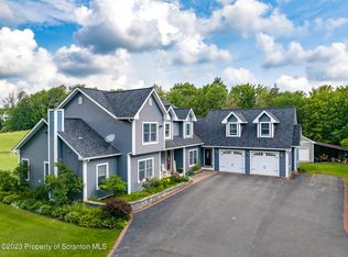35 Laurel Hill Dr, Moscow, PA 18444