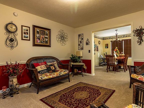 4th image of 802 N Wild Pine Dr