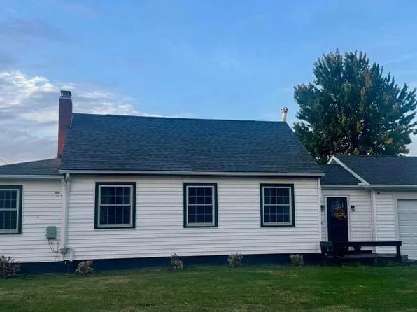 4815 Lake Rd E, Geneva, OH 44041
